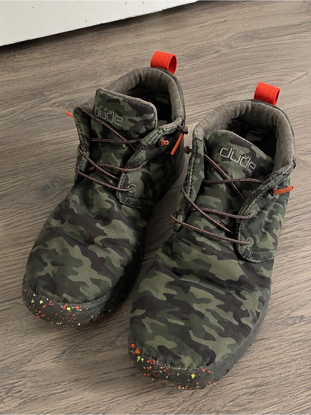 HEY DUDE Boys Camo Shoes Size 5